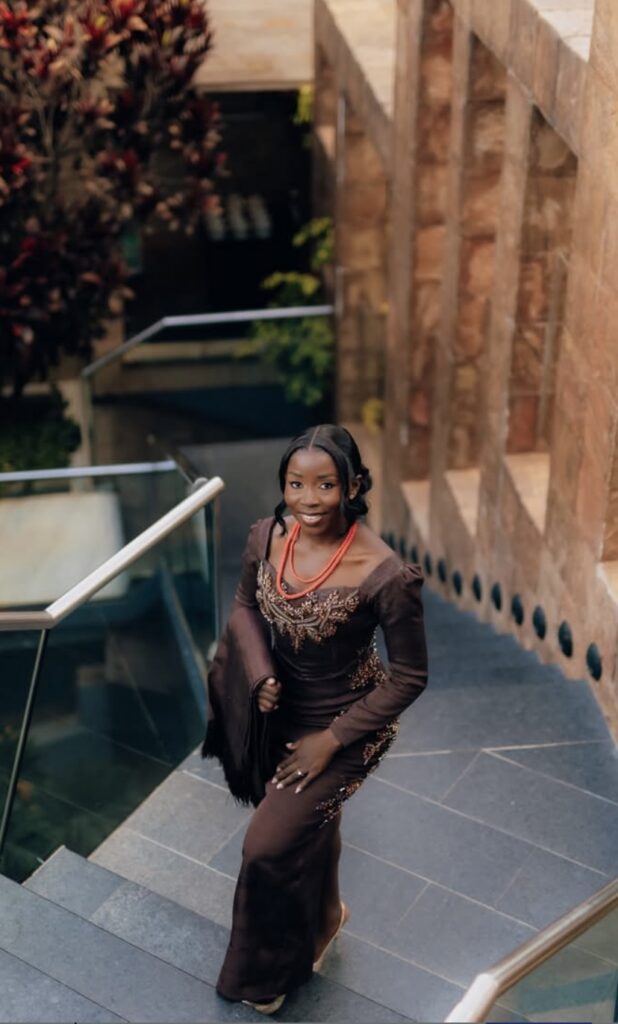 Nnediwoman: Kleid von Nnedi