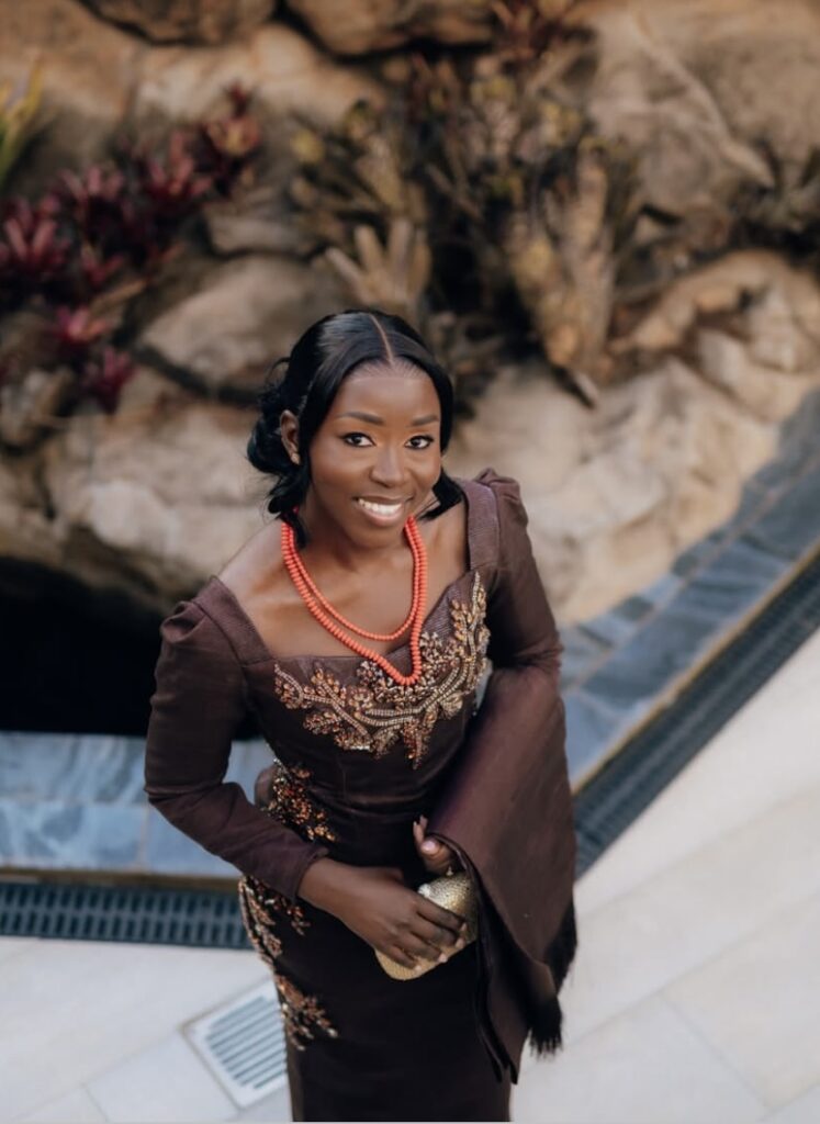 Nnediwoman: Kleid von Nnedi